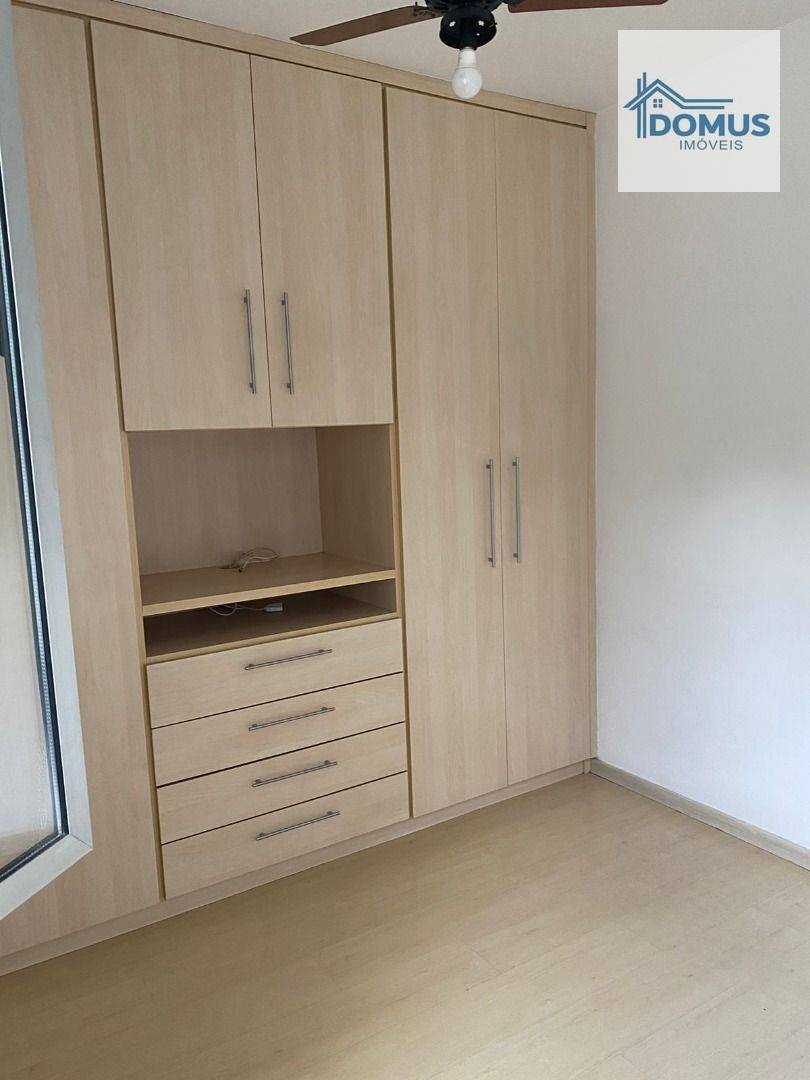 Apartamento para alugar com 2 quartos, 68m² - Foto 11