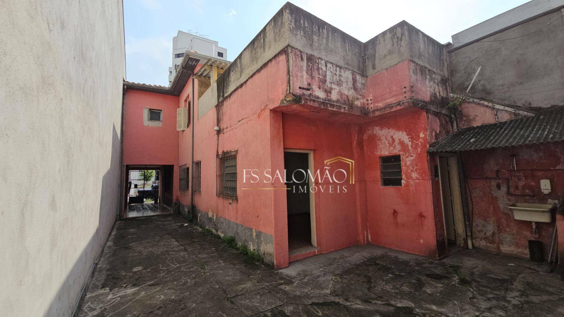 Casa para alugar com 4 quartos, 385m² - Foto 2