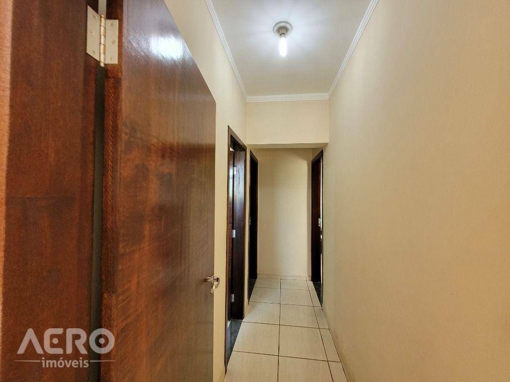 Casa à venda com 3 quartos, 180m² - Foto 13