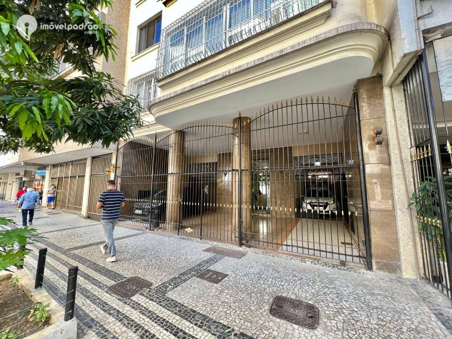 Apartamento à venda com 4 quartos, 220m² - Foto 2