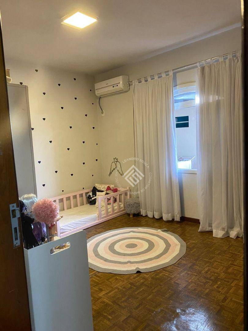 Casa à venda com 2 quartos, 179m² - Foto 12