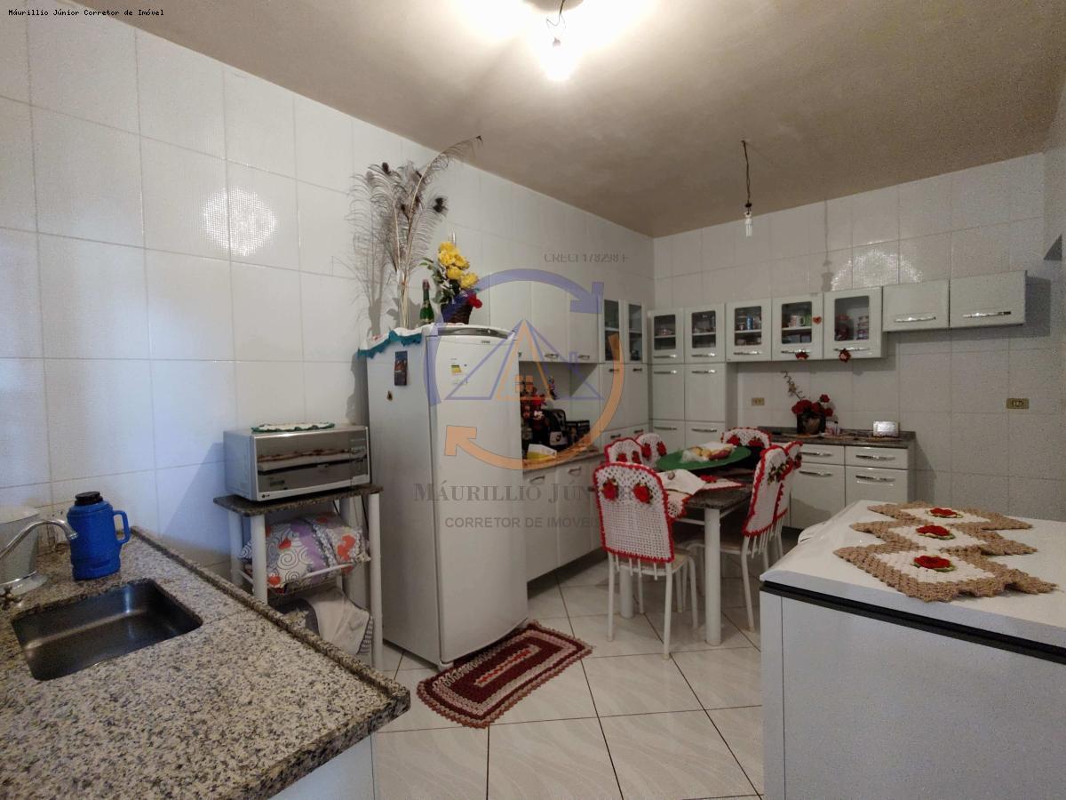 Casa à venda com 2 quartos, 200m² - Foto 17