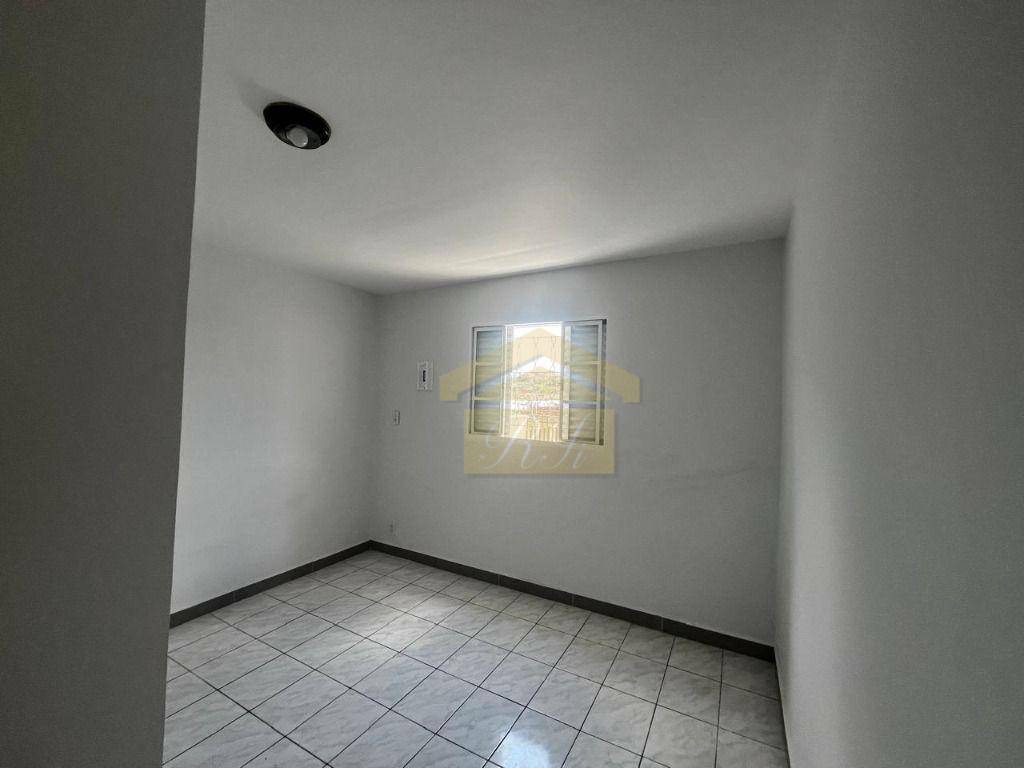 Casa para alugar com 1 quarto, 30m² - Foto 2