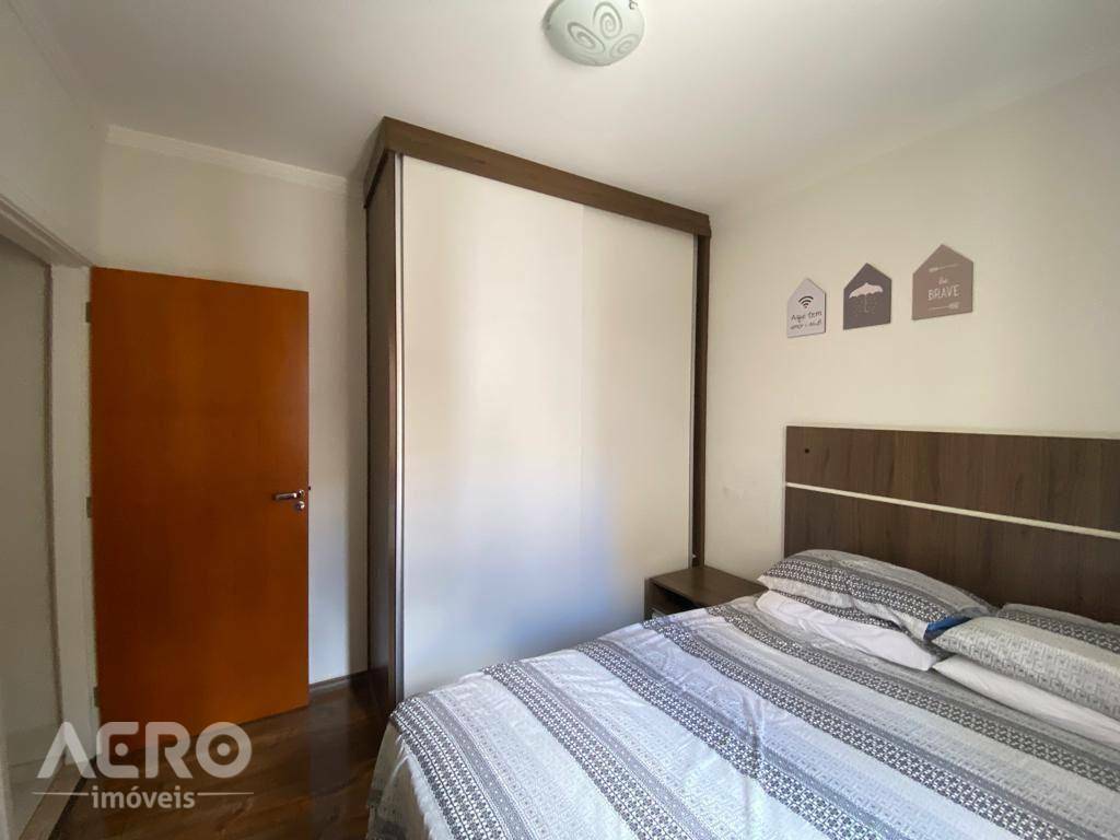 Casa à venda com 3 quartos, 258m² - Foto 10