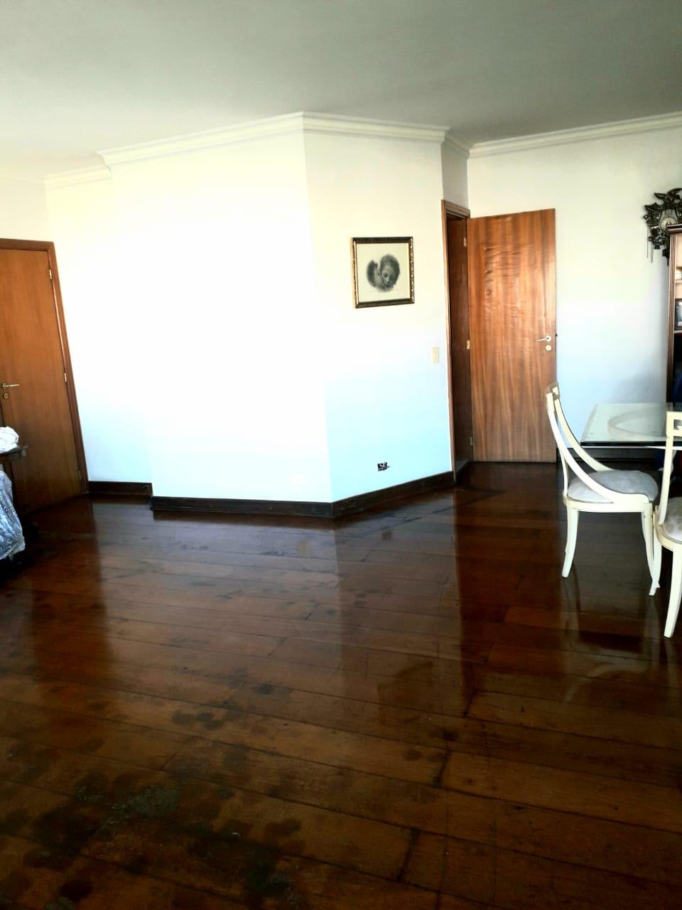 Apartamento à venda com 3 quartos, 160m² - Foto 1