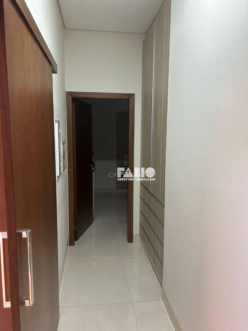 Casa de Condomínio à venda com 3 quartos, 220m² - Foto 4