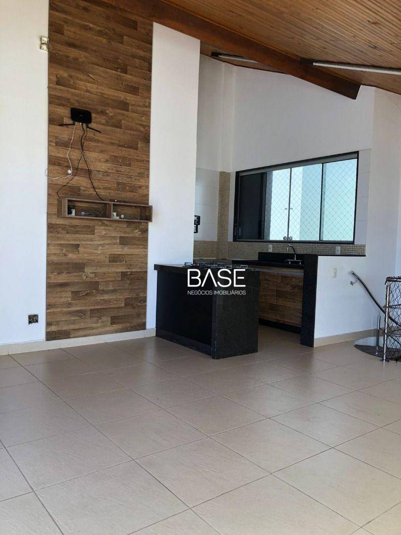 Apartamento, 3 quartos, 225 m² - Foto 1