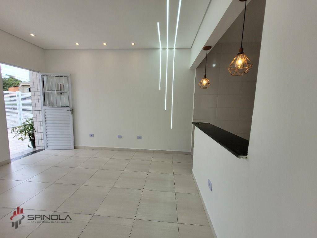 Casa à venda com 2 quartos, 57m² - Foto 1