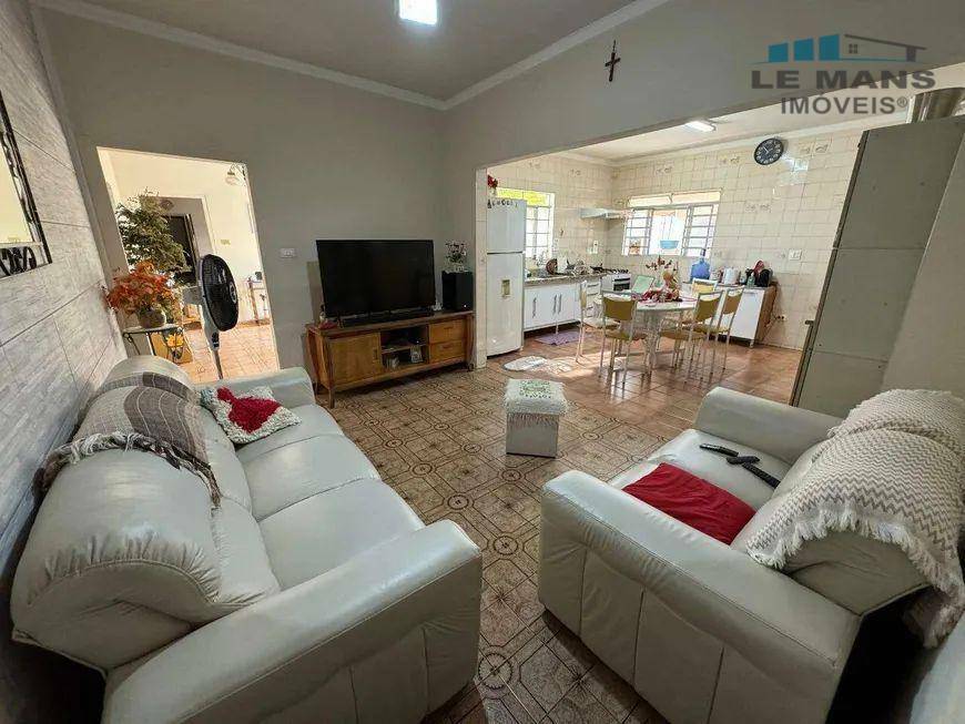 Casa à venda com 5 quartos, 238m² - Foto 5