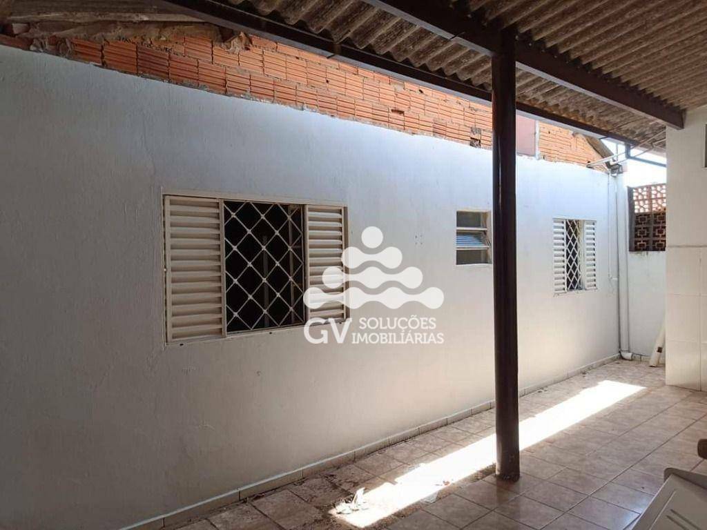 Casa à venda com 2 quartos, 180m² - Foto 18