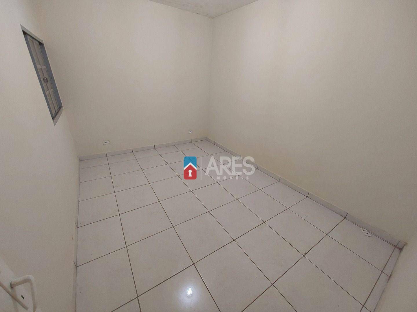 Casa para alugar com 2 quartos, 103m² - Foto 4