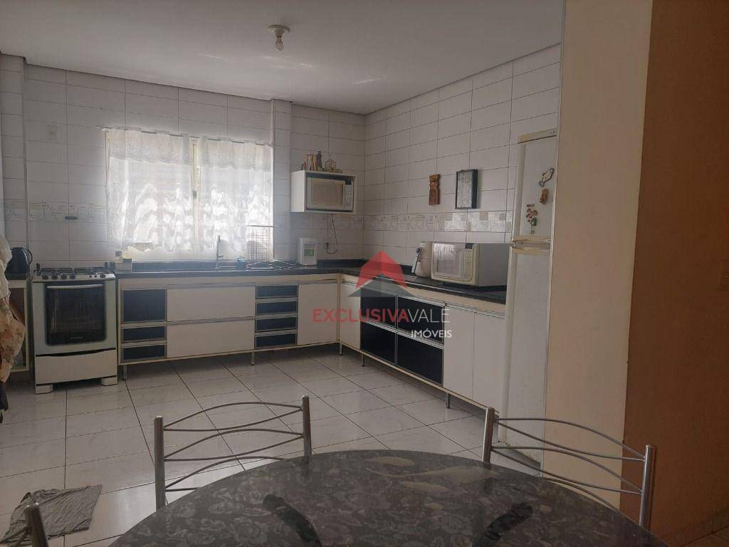 Casa à venda com 4 quartos, 234m² - Foto 13