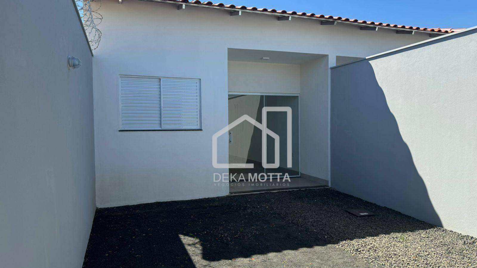 Casa à venda com 2 quartos, 67m² - Foto 1