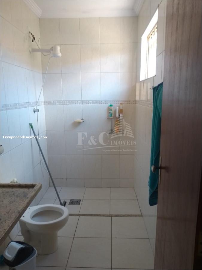 Casa à venda com 2 quartos, 200m² - Foto 3