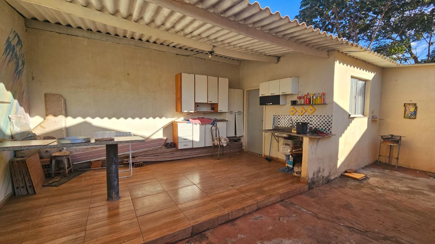 Casa à venda com 3 quartos, 200m² - Foto 9