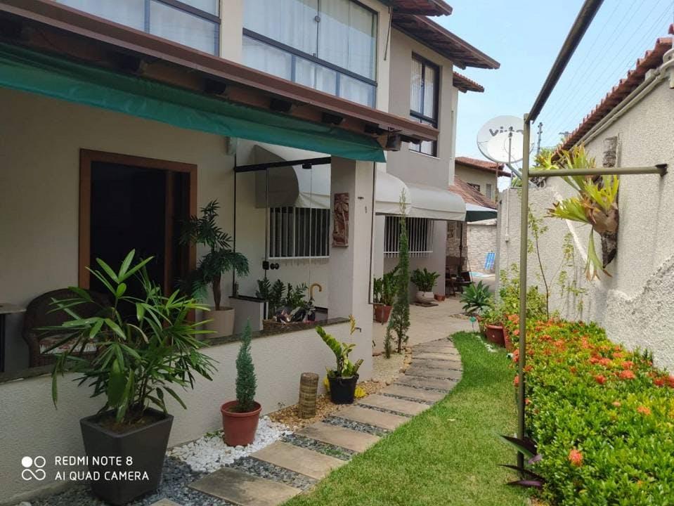 Casa à venda com 5 quartos, 360m² - Foto 1