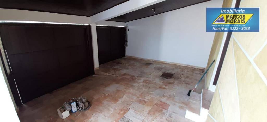 Casa à venda com 3 quartos, 380m² - Foto 24