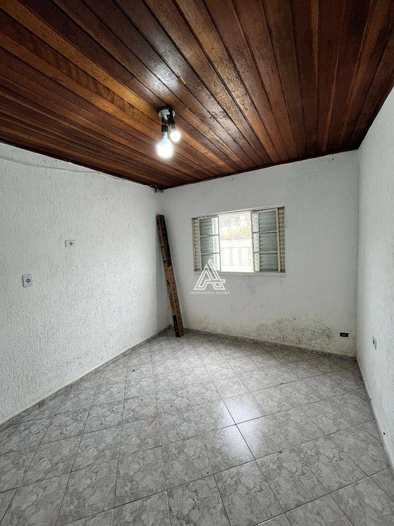 Casa para alugar com 3 quartos, 70m² - Foto 27