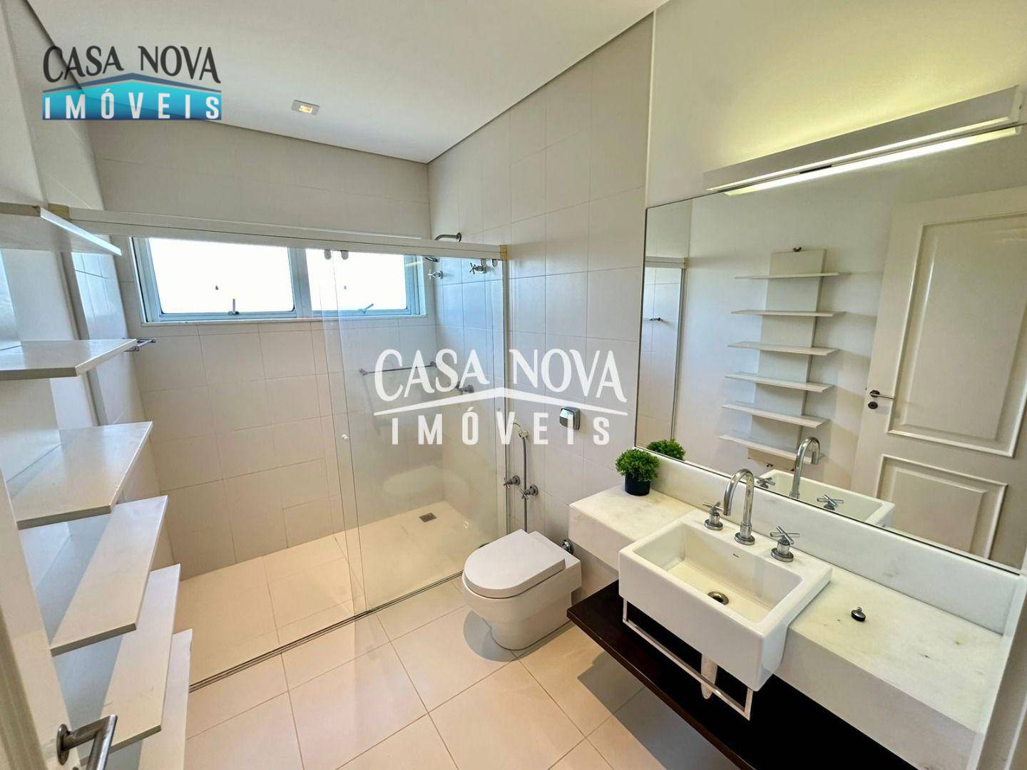 Casa de Condomínio para alugar com 3 quartos, 410m² - Foto 47