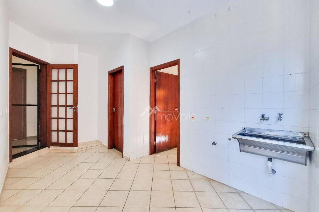 Casa de Condomínio à venda e aluguel com 5 quartos, 550m² - Foto 43