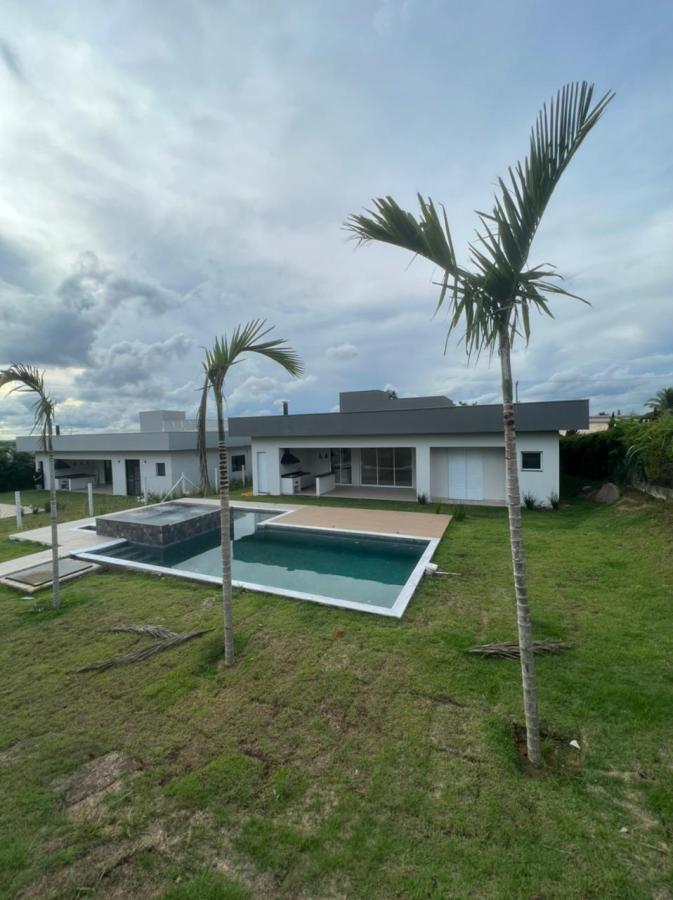 Casa de Condomínio à venda com 3 quartos, 286m² - Foto 1