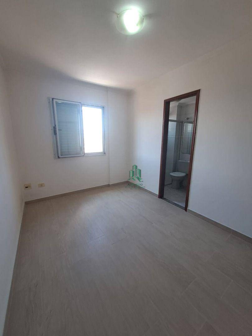 Apartamento para alugar com 3 quartos, 76m² - Foto 13