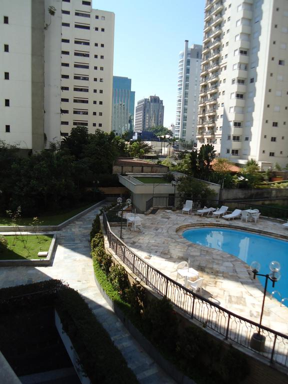 Apartamento à venda com 3 quartos, 208m² - Foto 4