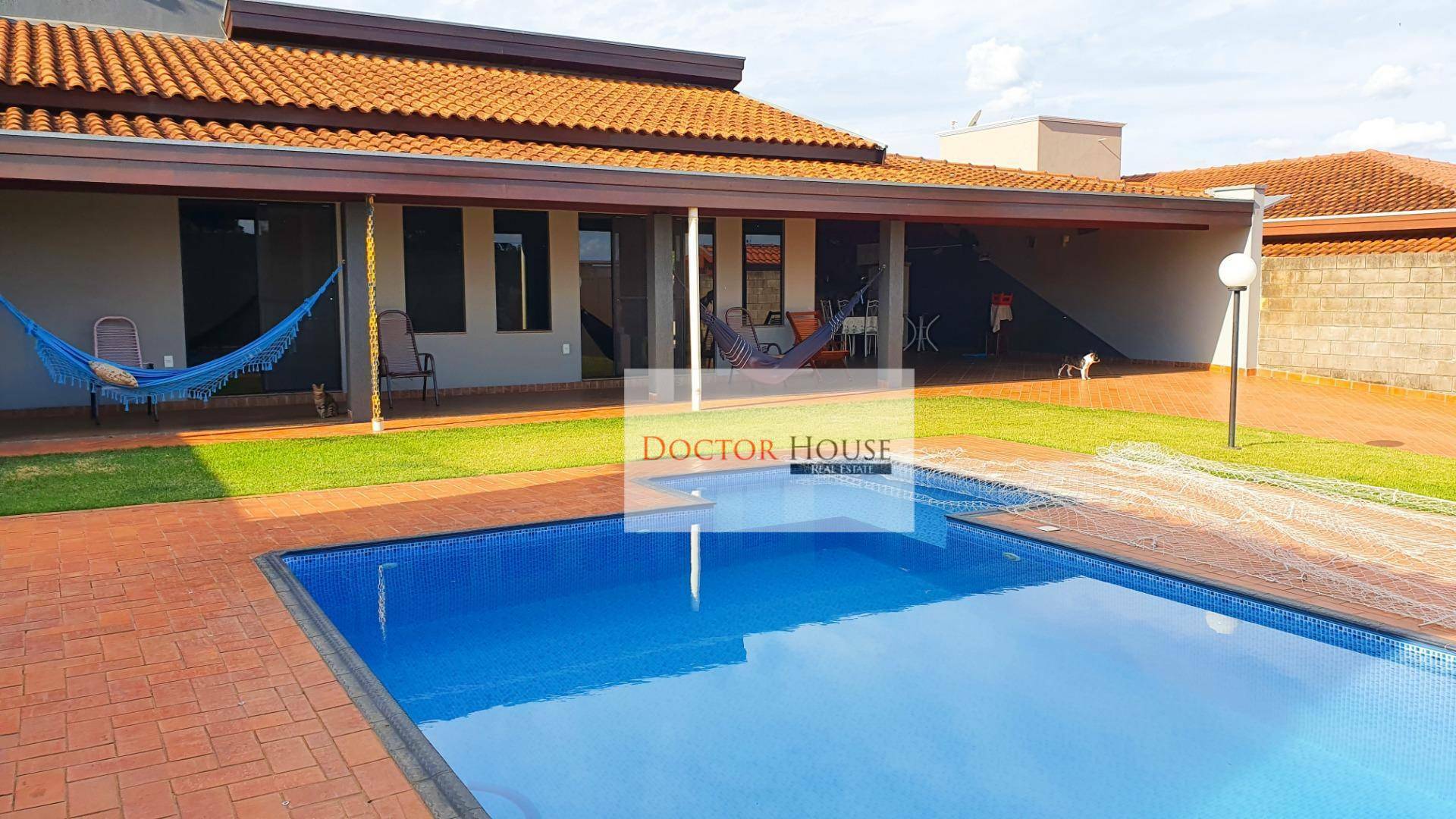 Chácara à venda com 4 quartos, 343m² - Foto 1