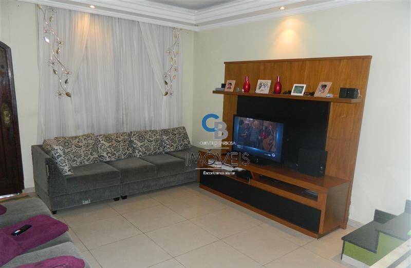 Sobrado à venda com 4 quartos, 300m² - Foto 1