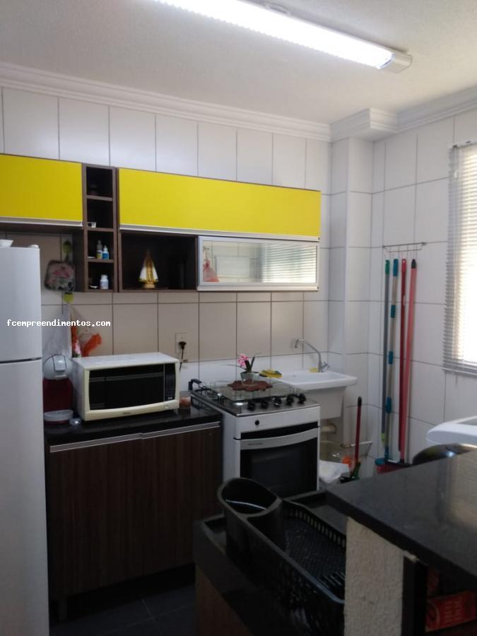 Apartamento à venda com 2 quartos, 48m² - Foto 2