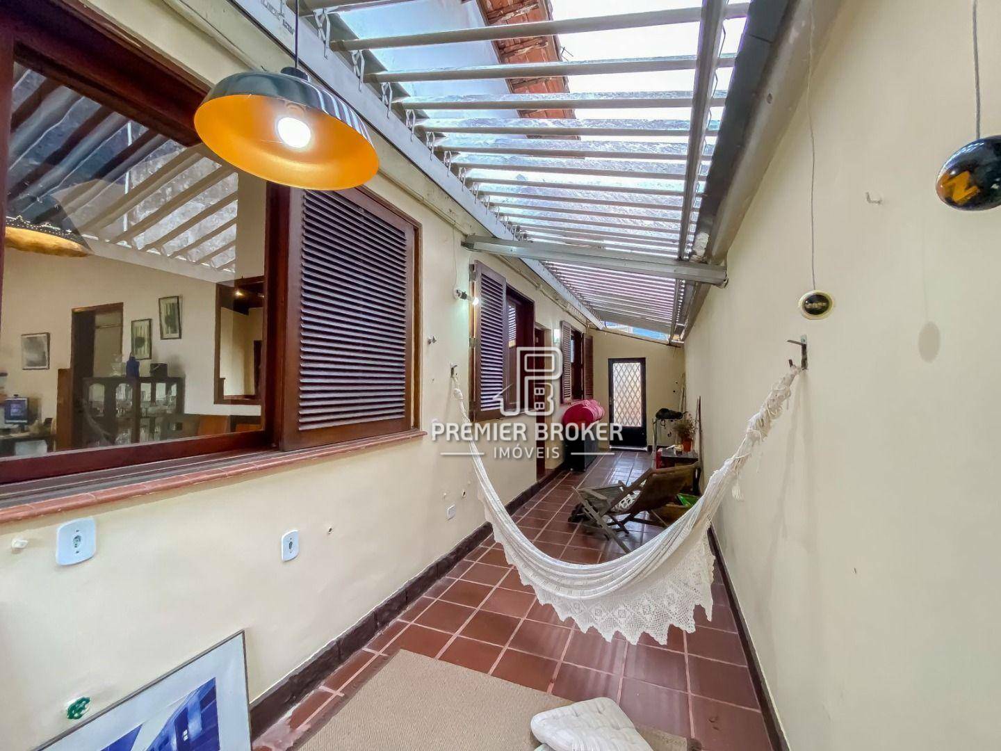 Casa à venda com 8 quartos, 390m² - Foto 14