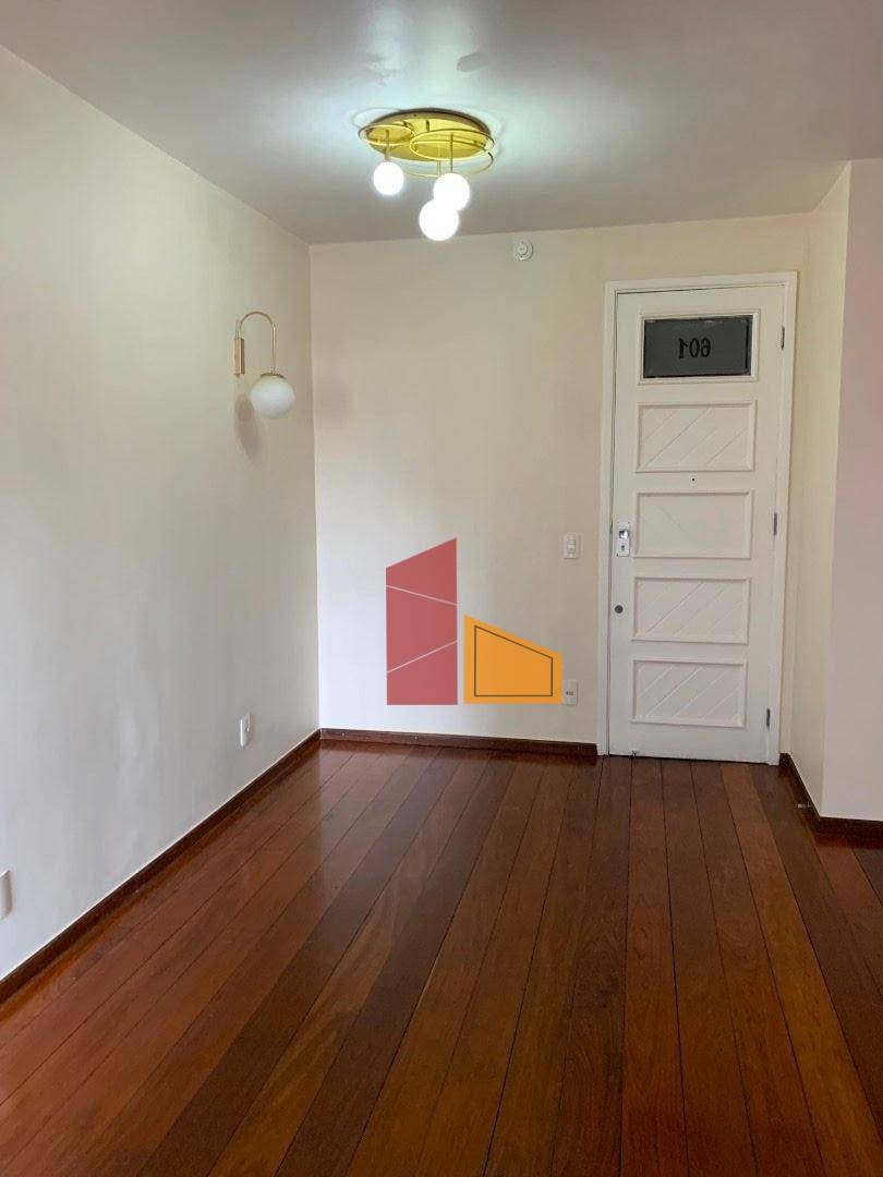 Apartamento à venda com 4 quartos, 195m² - Foto 2