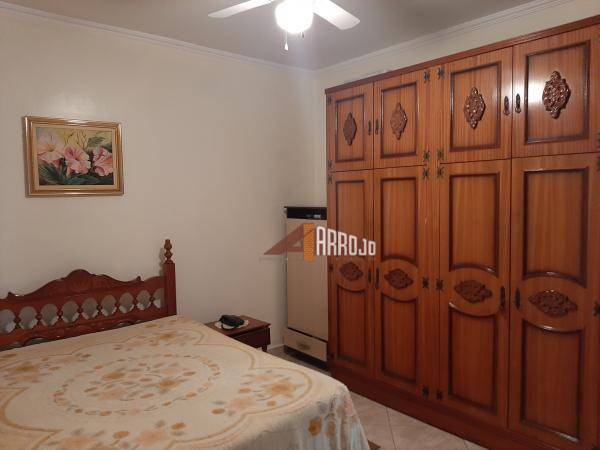 Casa à venda com 3 quartos, 216m² - Foto 4