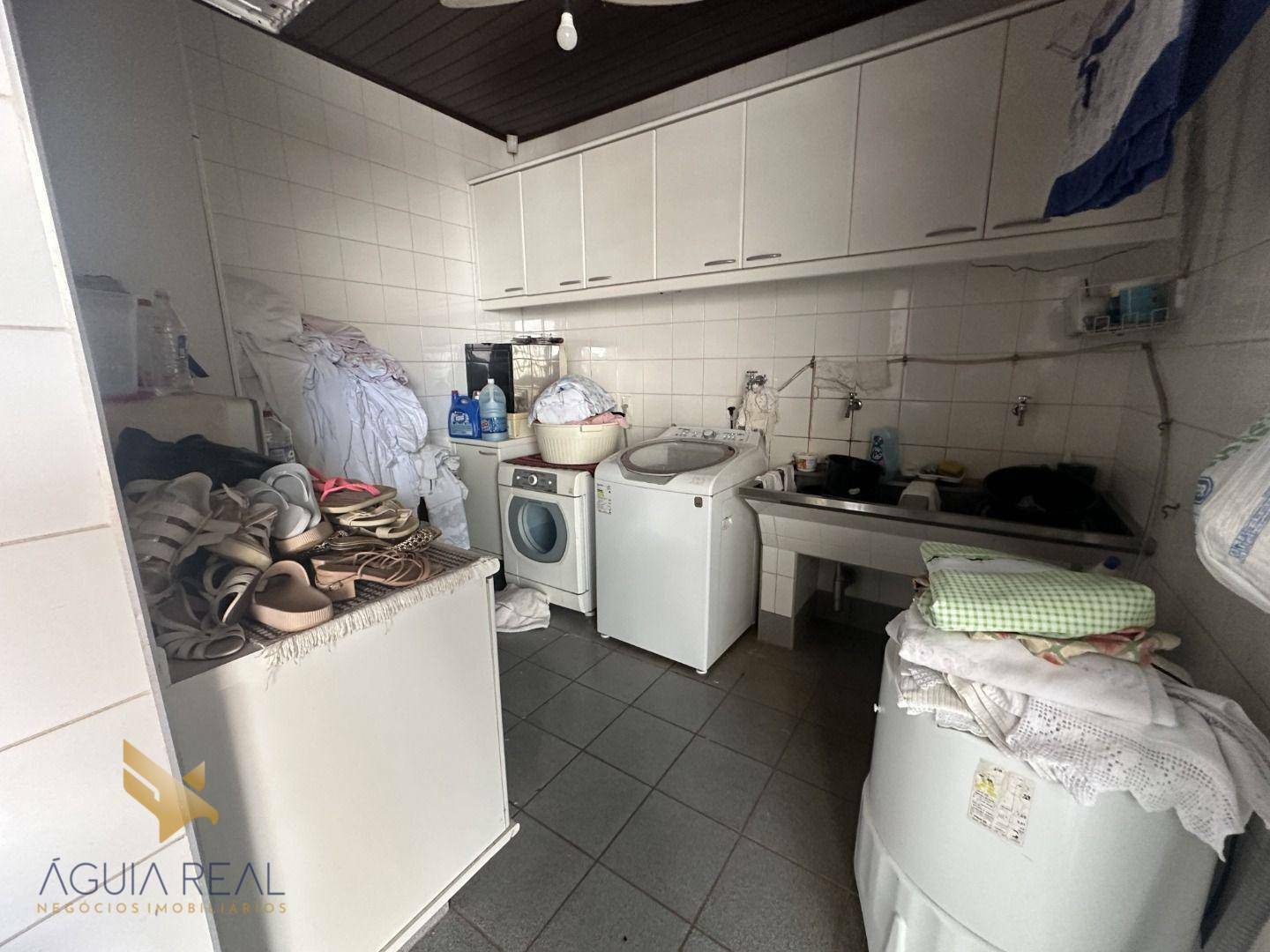 Casa à venda e aluguel com 4 quartos, 361m² - Foto 43