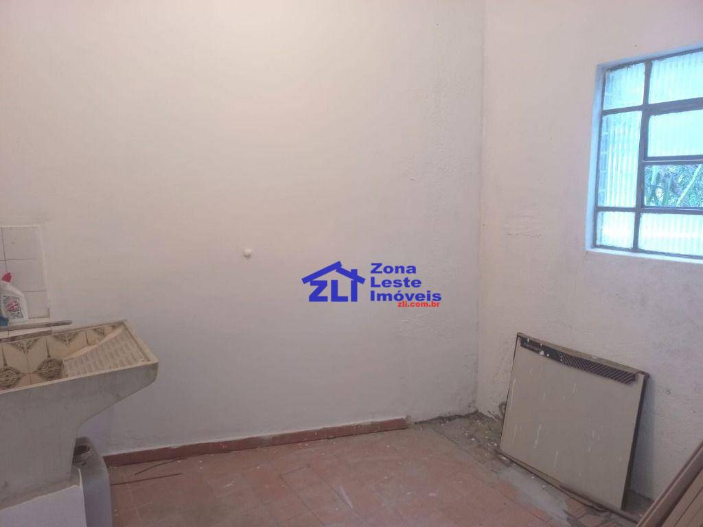 Casa para alugar com 2 quartos, 65m² - Foto 2