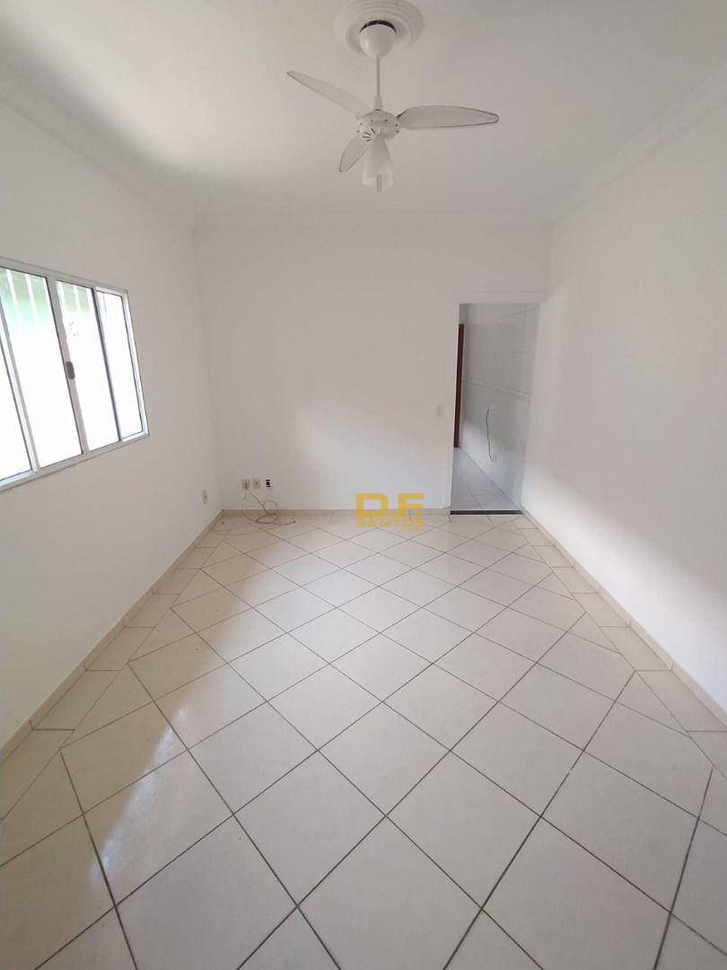 Casa à venda com 2 quartos, 90m² - Foto 4