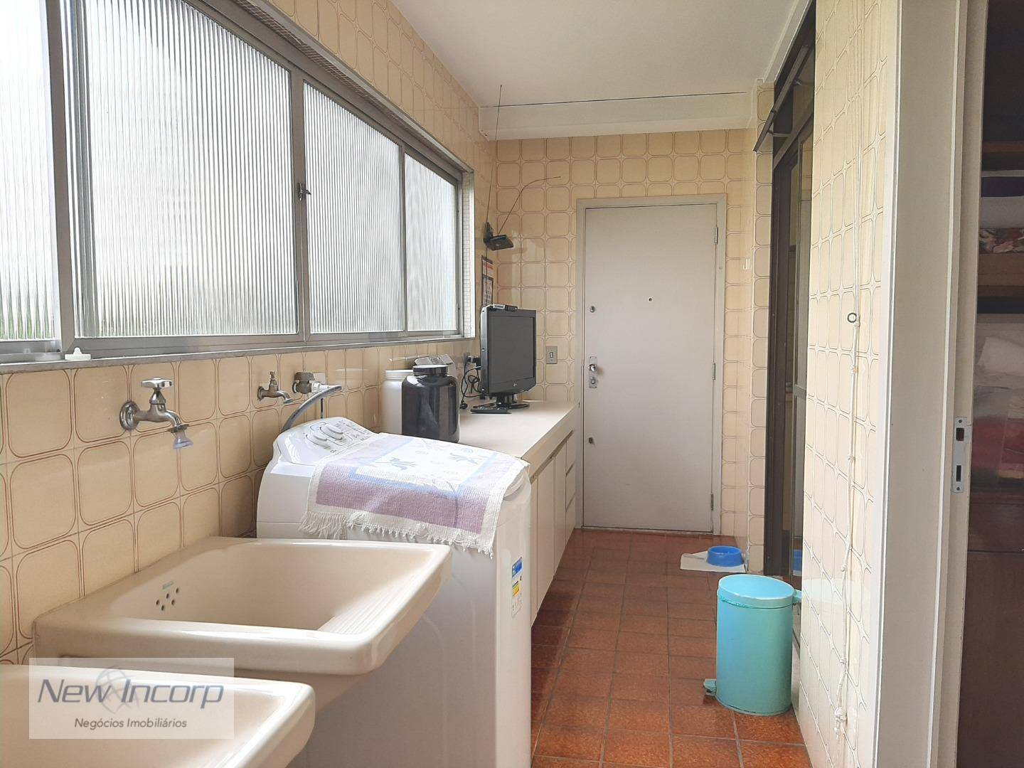 Apartamento à venda com 4 quartos, 220m² - Foto 31