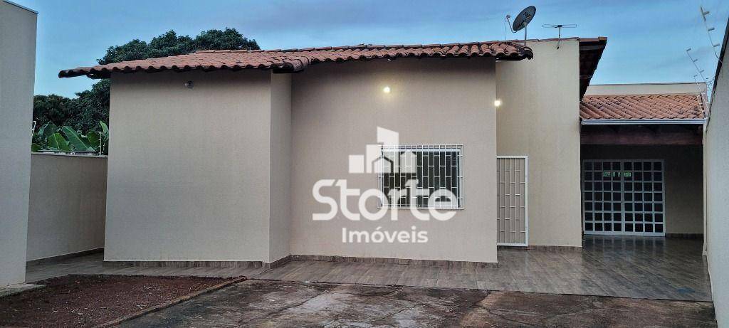 Casa à venda com 3 quartos, 176m² - Foto 2