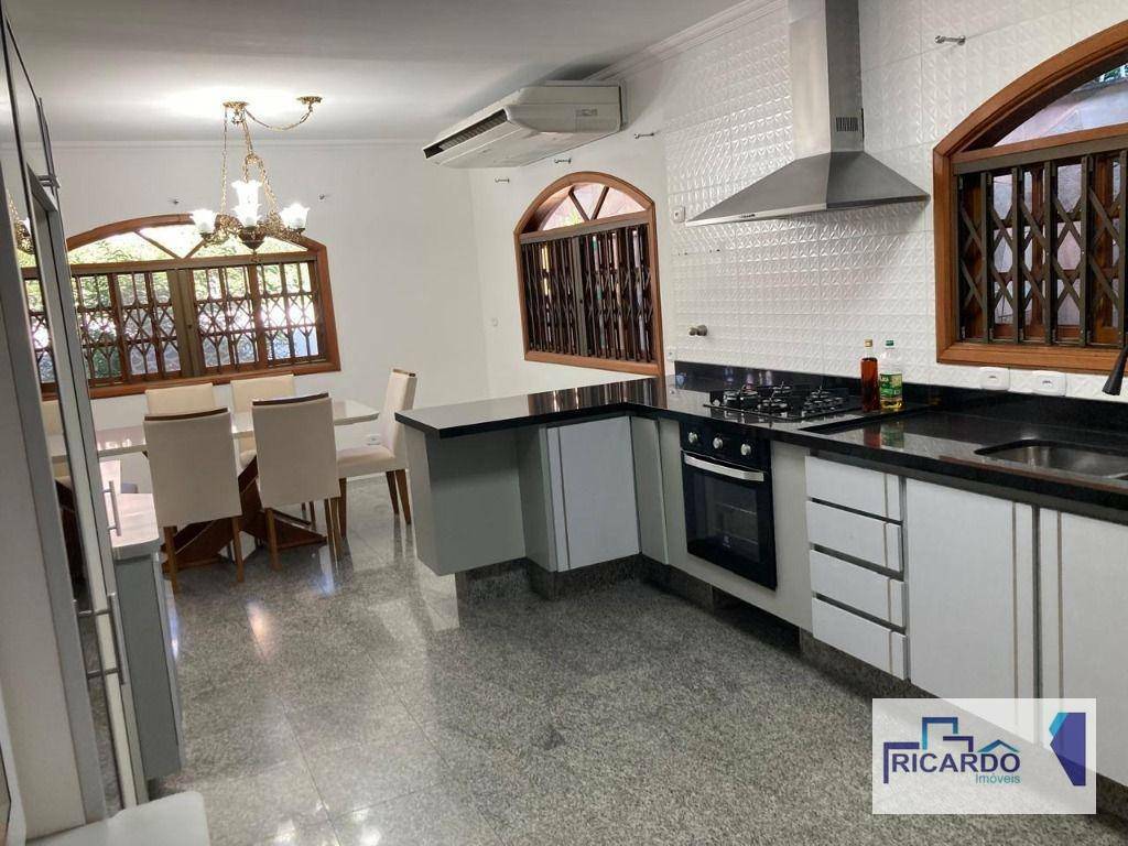 Casa à venda e aluguel com 3 quartos, 298m² - Foto 19