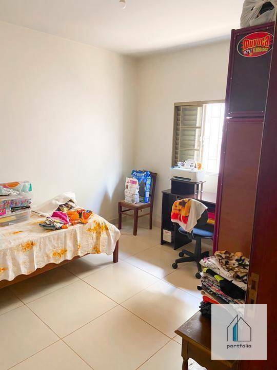 Apartamento à venda com 3 quartos, 185m² - Foto 7