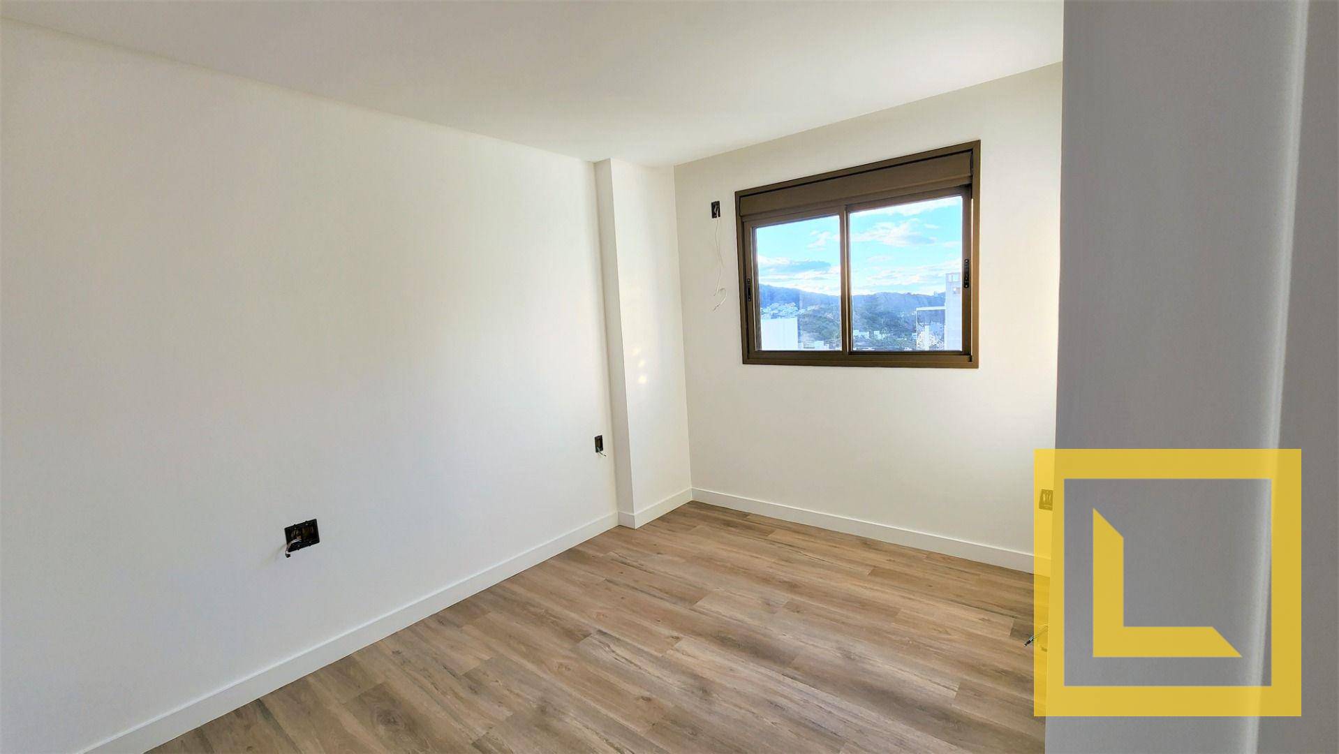 Apartamento à venda com 5 quartos, 238m² - Foto 9