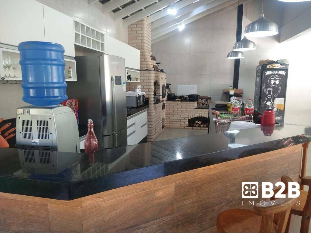 Casa, 3 quartos, 330 m² - Foto 3