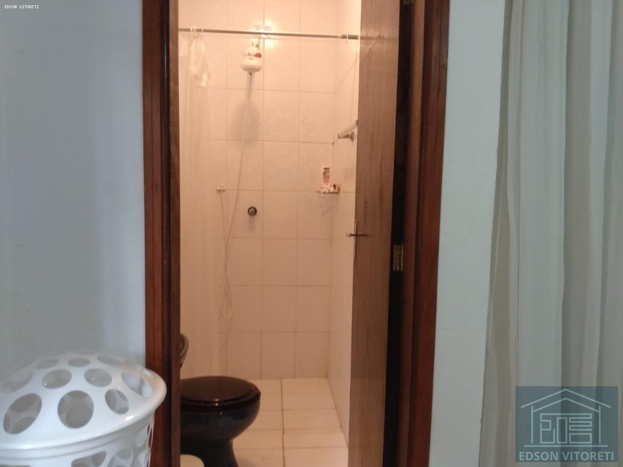 Casa à venda com 2 quartos, 72m² - Foto 5