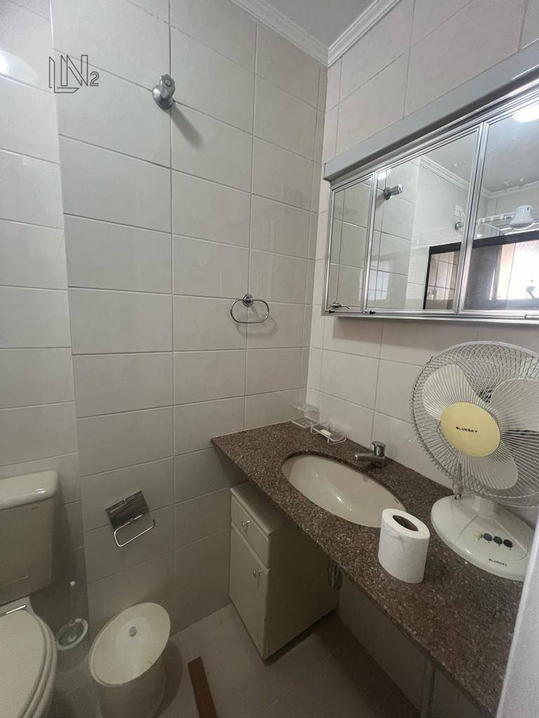 Apartamento para alugar com 2 quartos, 68m² - Foto 5