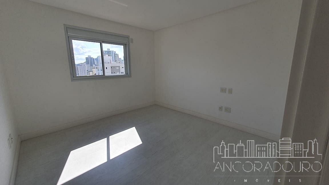 Apartamento à venda com 3 quartos, 130m² - Foto 7