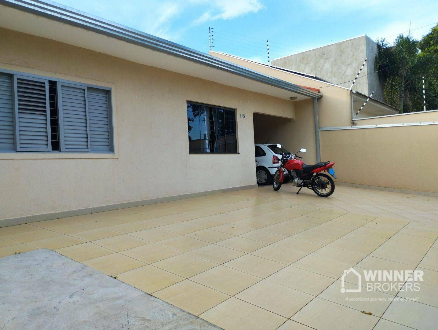 Casa, 4 quartos, 172 m² - Foto 1