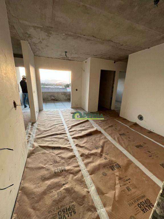 Apartamento à venda com 2 quartos, 71m² - Foto 2