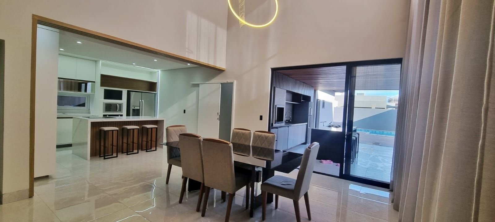 Casa à venda com 3 quartos, 305m² - Foto 9