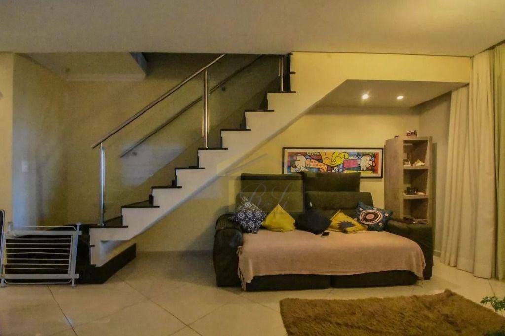 Sobrado à venda com 3 quartos, 200m² - Foto 4