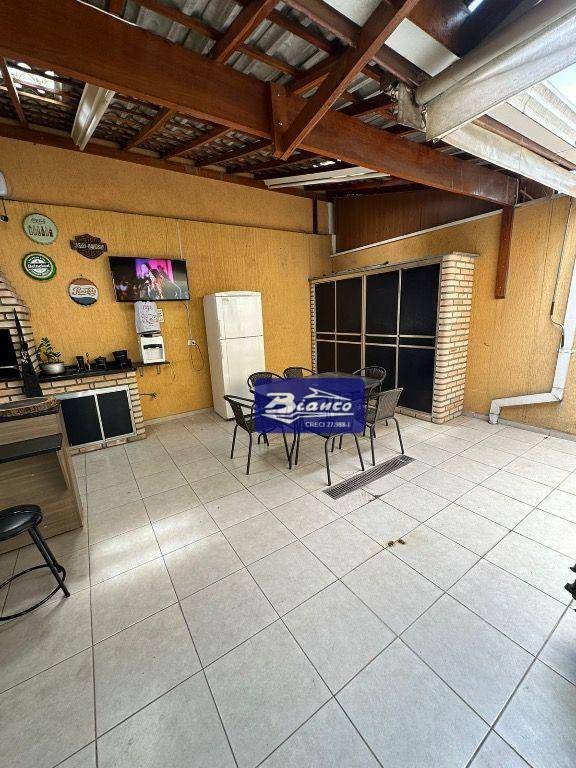 Sobrado à venda com 3 quartos, 220m² - Foto 9